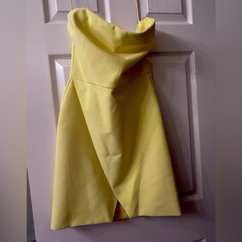 Short Bumble bee yellow dress straplesss